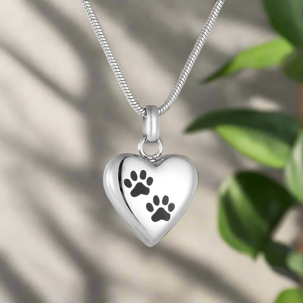 Κολιέ καρδιά με πατούσα