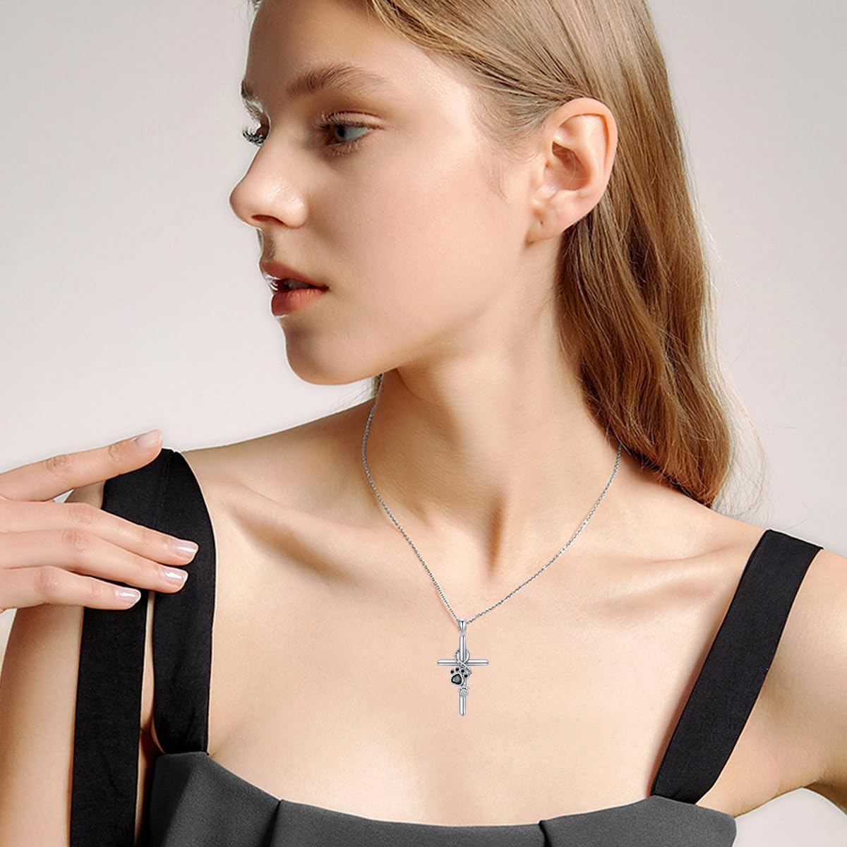 Κολιέ με Πατούσα και Σταυρό σε Ασημί Sterling 925
